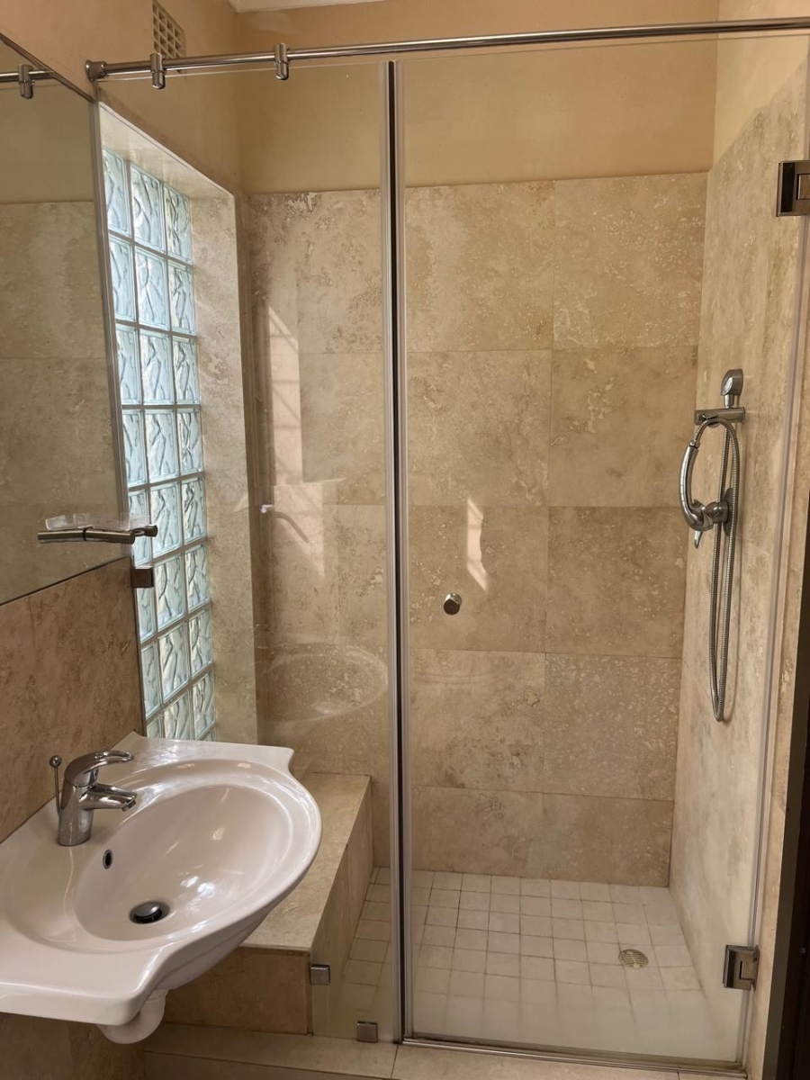 To Let 4 Bedroom Property for Rent in Big Bay Western Cape